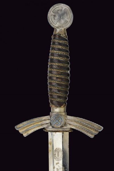 Pugnale da ufficiale di aviazione mod. 1934  - Asta La Collezione di Armi Antiche di un Gentiluomo Californiano - Associazione Nazionale - Case d'Asta italiane