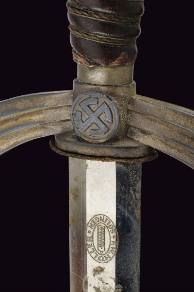 Pugnale da ufficiale di aviazione mod. 1934  - Asta La Collezione di Armi Antiche di un Gentiluomo Californiano - Associazione Nazionale - Case d'Asta italiane