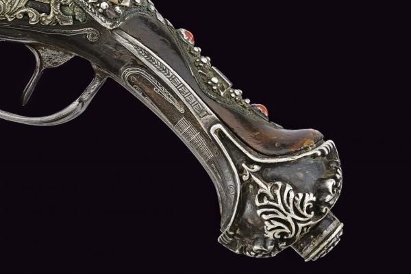 Bellissima pistola a pietra focaia in stile Ali Pasha con fornimenti in argento  - Asta La Collezione di Armi Antiche di un Gentiluomo Californiano - Associazione Nazionale - Case d'Asta italiane