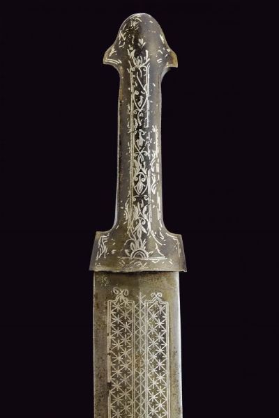 Qama con decorazioni in argento  - Asta La Collezione di Armi Antiche di un Gentiluomo Californiano - Associazione Nazionale - Case d'Asta italiane