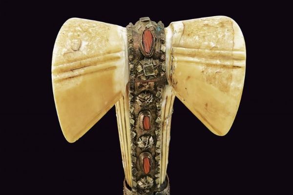 Yatagan  - Asta La Collezione di Armi Antiche di un Gentiluomo Californiano - Associazione Nazionale - Case d'Asta italiane