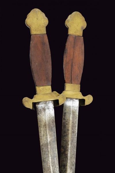 Spada corta doppia (Jian)  - Asta La Collezione di Armi Antiche di un Gentiluomo Californiano - Associazione Nazionale - Case d'Asta italiane