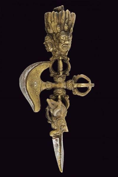 Interessante phurbu con kartika  - Asta La Collezione di Armi Antiche di un Gentiluomo Californiano - Associazione Nazionale - Case d'Asta italiane