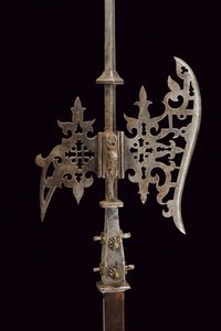 Alabarda in stile del XVII secolo  - Asta La Collezione di Armi Antiche di un Gentiluomo Californiano - Associazione Nazionale - Case d'Asta italiane