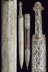 Qama con decorazioni in argento  - Asta La Collezione di Armi Antiche di un Gentiluomo Californiano - Associazione Nazionale - Case d'Asta italiane