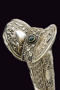 Yatagan con impugnatura in argento  - Asta La Collezione di Armi Antiche di un Gentiluomo Californiano - Associazione Nazionale - Case d'Asta italiane