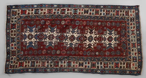 SHIRVAN : Tappeto Shirvan con trama, ordito e vello in lana, con classico disegno Lesghi. Caucaso, fine del XIX secolo  - Asta Asta 502 | ARTE ANTICA E DEL XIX SECOLO Online - Associazione Nazionale - Case d'Asta italiane