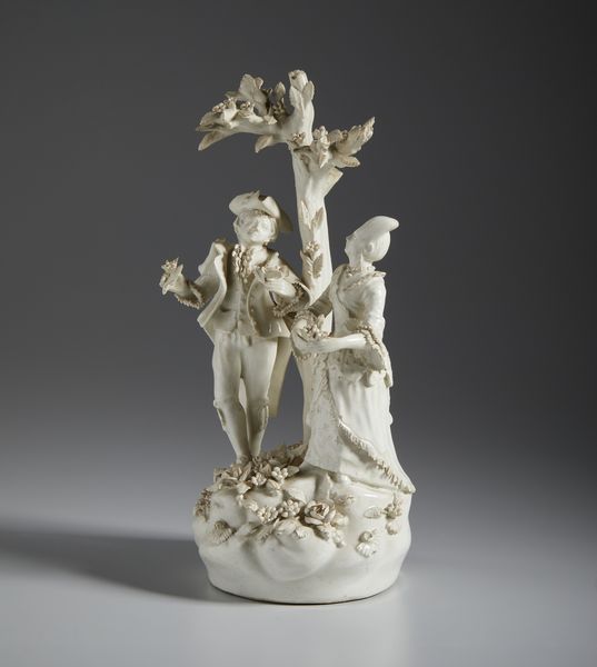 MANIFATTURA DI BASSANO DEL XIX SECOLO : Gruppo in terraglia smaltata raffigurante una scena galante con coppia di personaggi sotto a un albero  - Asta Asta 502 | ARTE ANTICA E DEL XIX SECOLO Online - Associazione Nazionale - Case d'Asta italiane