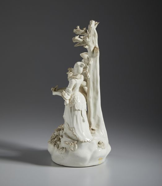 MANIFATTURA DI BASSANO DEL XIX SECOLO : Gruppo in terraglia smaltata raffigurante una scena galante con coppia di personaggi sotto a un albero  - Asta Asta 502 | ARTE ANTICA E DEL XIX SECOLO Online - Associazione Nazionale - Case d'Asta italiane