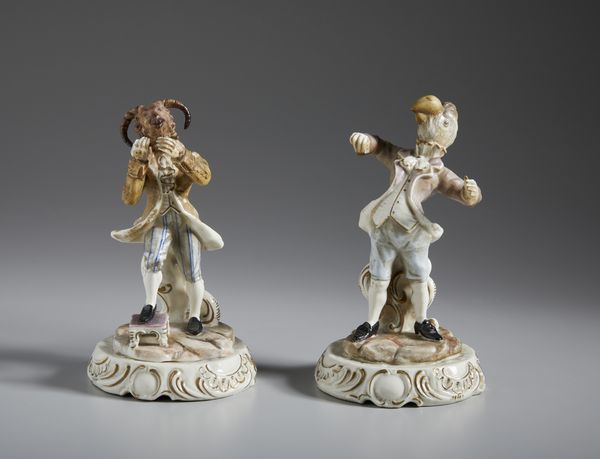 MANIFATTURA DEL XIX-XX SECOLO : Coppia di figure di musicanti zoomorfi in porcellana policroma  - Asta Asta 502 | ARTE ANTICA E DEL XIX SECOLO Online - Associazione Nazionale - Case d'Asta italiane