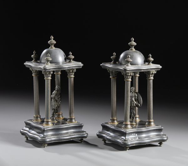 BRONZISTA DEL XIX SECOLO : Coppia di edicole in bronzo e legno ebanizzato, struttura a quattro colonne corinzie centrata da figura di armigero all'antica  - Asta Asta 502 | ARTE ANTICA E DEL XIX SECOLO Online - Associazione Nazionale - Case d'Asta italiane