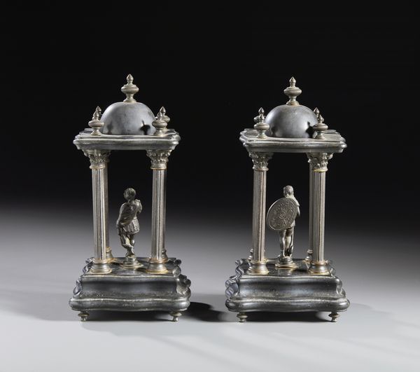 BRONZISTA DEL XIX SECOLO : Coppia di edicole in bronzo e legno ebanizzato, struttura a quattro colonne corinzie centrata da figura di armigero all'antica  - Asta Asta 502 | ARTE ANTICA E DEL XIX SECOLO Online - Associazione Nazionale - Case d'Asta italiane