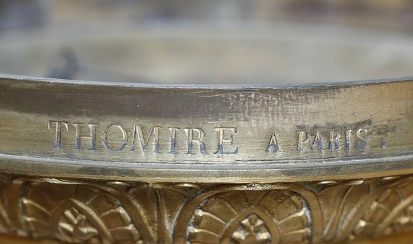 THOMIRE PIERRE PHILIPPE (1751 - 1843) : Lampadario in bronzo dorato al mercurio con decori neoclassici a palmette, fusto centrale circondato da girotondo di putti alati con ghirlande, bracci in foggia di cornucopie fitomorfe  - Asta Asta 502 | ARTE ANTICA E DEL XIX SECOLO Online - Associazione Nazionale - Case d'Asta italiane