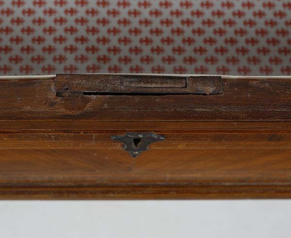 MANIFATTURA ITALIANA DEL XVIII SECOLO : Cassapanca in legno di noce con due cassetti sul fronte, piedi a mensola  - Asta Asta 502 | ARTE ANTICA E DEL XIX SECOLO Online - Associazione Nazionale - Case d'Asta italiane