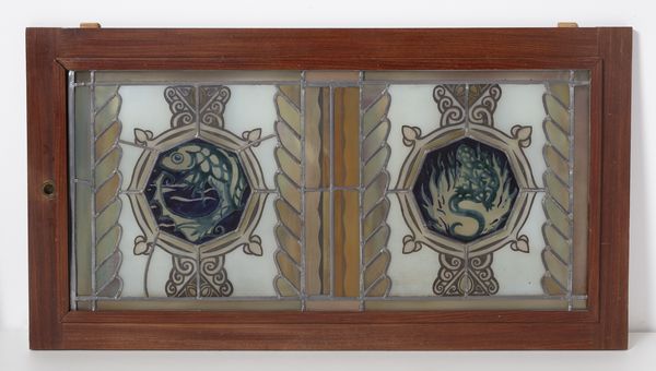 CAMBELLOTTI DUILIO (1876 - 1960) : Nello stile di. Due vetrate policrome legate a piombo raffiguranti medaglioni con animali, entro telaio in legno  - Asta Asta 502 | ARTE ANTICA E DEL XIX SECOLO Online - Associazione Nazionale - Case d'Asta italiane