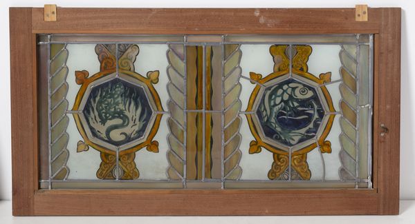 CAMBELLOTTI DUILIO (1876 - 1960) : Nello stile di. Due vetrate policrome legate a piombo raffiguranti medaglioni con animali, entro telaio in legno  - Asta Asta 502 | ARTE ANTICA E DEL XIX SECOLO Online - Associazione Nazionale - Case d'Asta italiane