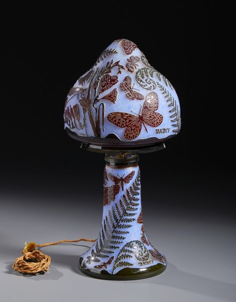 MANIFATTURA FRANCESE DEL XX SECOLO : Lampada in vetro inciso con decori vegetali e zoomorfi nei toni del marrone e del verde su fondo azzurro  - Asta Asta 502 | ARTE ANTICA E DEL XIX SECOLO Online - Associazione Nazionale - Case d'Asta italiane