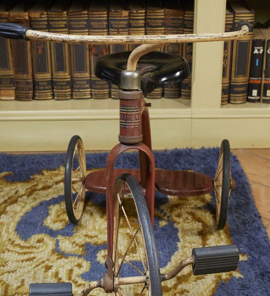 MANIFATTURA DEL XX SECOLO : Triciclo Gartons Streamline in metallo verniciato  - Asta Asta 502 | ARTE ANTICA E DEL XIX SECOLO Online - Associazione Nazionale - Case d'Asta italiane