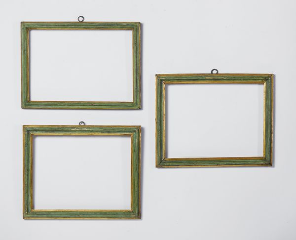 MANIFATTURA VENETA DEL XVIII SECOLO : Tre cornici in legno intagliato, laccato e parzialmente dorato  - Asta Asta 502 | ARTE ANTICA E DEL XIX SECOLO Online - Associazione Nazionale - Case d'Asta italiane