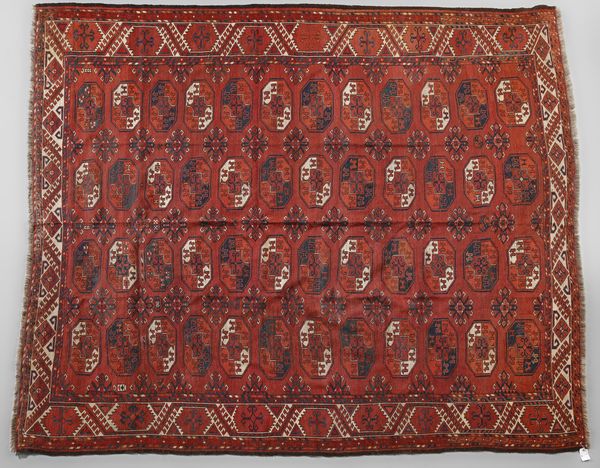 AYAK KYZYL : Tappeto turcomanno con trama, ordito e vello in lana, trib Kyzyl Ayak, seconda met XIX secolo  - Asta Asta 502 | ARTE ANTICA E DEL XIX SECOLO Online - Associazione Nazionale - Case d'Asta italiane