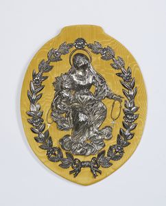ARGENTIERE ITALIANO DEL XVIII-XIX SECOLO - Madonna con Bambino in lamina dargento entro ghirlanda floreale