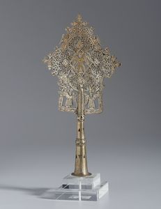 MANIFATTURA ETIOPE, PROBABILMENTE XIX SECOLO : Croce processionale copta in metallo argentato e inciso  - Asta Asta 502 | ARTE ANTICA E DEL XIX SECOLO Online - Associazione Nazionale - Case d'Asta italiane
