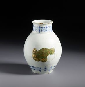 MANIFATTURA LIGURE DEL XVIII SECOLO : Vaso in maiolica con motivo circolare fitomorfo a doppia fascia nei toni del blu  - Asta Asta 502 | ARTE ANTICA E DEL XIX SECOLO Online - Associazione Nazionale - Case d'Asta italiane