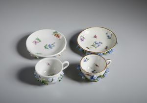 MANIFATTURA DEL XVIII-XIX SECOLO : Gruppo di sette tazzine in porcellana in miniatura, varie manifatture  - Asta Asta 502 | ARTE ANTICA E DEL XIX SECOLO Online - Associazione Nazionale - Case d'Asta italiane