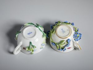 MANIFATTURA DEL XVIII-XIX SECOLO : Gruppo di sette tazzine in porcellana in miniatura, varie manifatture  - Asta Asta 502 | ARTE ANTICA E DEL XIX SECOLO Online - Associazione Nazionale - Case d'Asta italiane