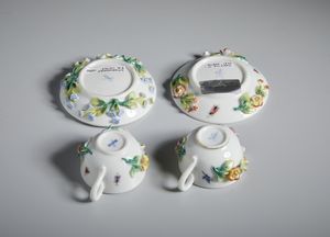 MANIFATTURA DEL XVIII-XIX SECOLO : Gruppo di sette tazzine in porcellana in miniatura, varie manifatture  - Asta Asta 502 | ARTE ANTICA E DEL XIX SECOLO Online - Associazione Nazionale - Case d'Asta italiane