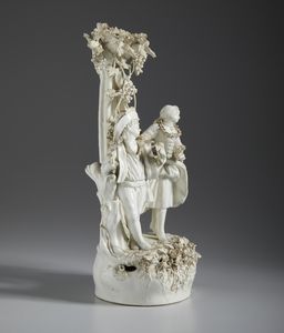 MANIFATTURA ANTONIBON, BASSANO, XIX SECOLO : Gruppo in terraglia smaltata raffigurante una coppia galante sotto un albero di vite  - Asta Asta 502 | ARTE ANTICA E DEL XIX SECOLO Online - Associazione Nazionale - Case d'Asta italiane