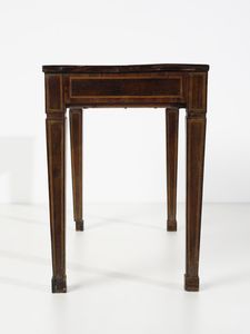 MANIFATTURA DEL XIX SECOLO : Consolle lastronata e filettata, cassetto sul fronte e gambe troncopiramidali  - Asta Asta 502 | ARTE ANTICA E DEL XIX SECOLO Online - Associazione Nazionale - Case d'Asta italiane