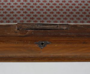 MANIFATTURA ITALIANA DEL XVIII SECOLO : Cassapanca in legno di noce con due cassetti sul fronte, piedi a mensola  - Asta Asta 502 | ARTE ANTICA E DEL XIX SECOLO Online - Associazione Nazionale - Case d'Asta italiane