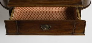 MANIFATTURA DEL XIX SECOLO : Coppia di mensole da muro lastronate in noce, cassetto sul fronte  - Asta Asta 502 | ARTE ANTICA E DEL XIX SECOLO Online - Associazione Nazionale - Case d'Asta italiane