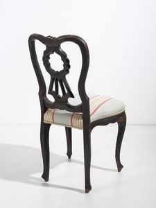 MANIFATTURA DEL XVIII-XIX SECOLO : Otto sedie in legno intagliato, schienale a giorno, seduta imbottita e gambe arcuate  - Asta Asta 502 | ARTE ANTICA E DEL XIX SECOLO Online - Associazione Nazionale - Case d'Asta italiane