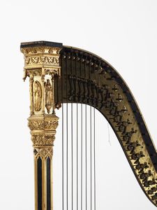 RARD SBASTIAN (1752 - 1831) : Arpa in legno intagliato, parzialmente dorato ed ebanizzato, inserti in ottone  - Asta Asta 502 | ARTE ANTICA E DEL XIX SECOLO Online - Associazione Nazionale - Case d'Asta italiane