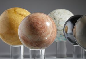 MANIFATTURA DEL XX SECOLO : Sette sfere in pietre, marmi e minerali  - Asta Asta 502 | ARTE ANTICA E DEL XIX SECOLO Online - Associazione Nazionale - Case d'Asta italiane