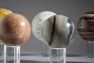 MANIFATTURA DEL XX SECOLO : Sette sfere in pietre, marmi e minerali  - Asta Asta 502 | ARTE ANTICA E DEL XIX SECOLO Online - Associazione Nazionale - Case d'Asta italiane