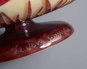 LE VERRE FRANCAIS : Ciotola della serie Coprins in vetro finemente inciso ad acido con decorazione di funghi nei toni del rosso-arancio su fondo giallastro  - Asta Asta 502 | ARTE ANTICA E DEL XIX SECOLO Online - Associazione Nazionale - Case d'Asta italiane