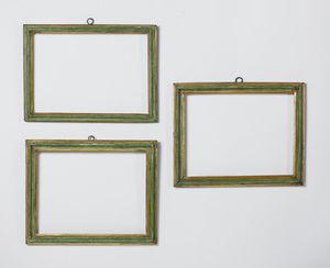 MANIFATTURA VENETA DEL XVIII SECOLO - Tre cornici in legno intagliato, laccato e parzialmente dorato