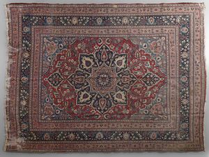 MANIFATTURA DEL XX SECOLO : Tappeto fondo blu/rosso con decoro floreale stilizzato  - Asta Asta 502 | ARTE ANTICA E DEL XIX SECOLO Online - Associazione Nazionale - Case d'Asta italiane