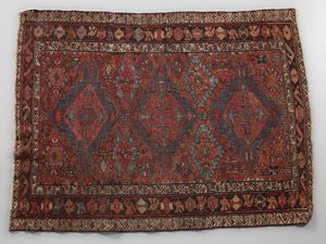 SUMAK : Tappeto con trama, ordito e vello in lana di inizio XX secolo, con classico disegno a medaglioni Konaghend, Caucaso  - Asta Asta 502 | ARTE ANTICA E DEL XIX SECOLO Online - Associazione Nazionale - Case d'Asta italiane