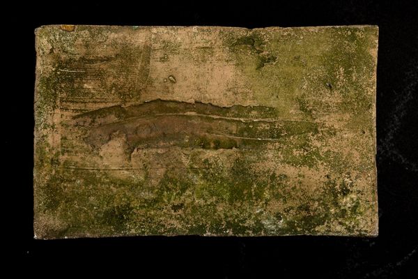 Rara placca in terracotta Sancai raffigurante cavalli, Cina, Dinastia Ming, XV secolo  - Asta Fine Asian Works of Art - Associazione Nazionale - Case d'Asta italiane