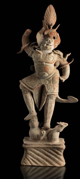 Figura di guerriero in terracotta con tracce di policromia, Cina, Dinastia Tang (618-906)  - Asta Fine Asian Works of Art - Associazione Nazionale - Case d'Asta italiane