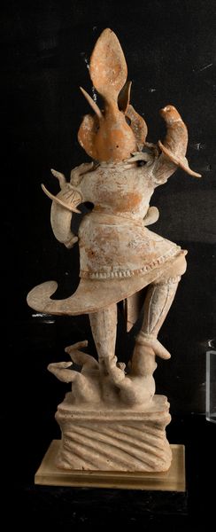 Figura di guerriero in terracotta con tracce di policromia, Cina, Dinastia Tang (618-906)  - Asta Fine Asian Works of Art - Associazione Nazionale - Case d'Asta italiane