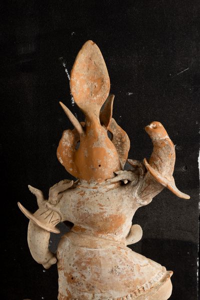 Figura di guerriero in terracotta con tracce di policromia, Cina, Dinastia Tang (618-906)  - Asta Fine Asian Works of Art - Associazione Nazionale - Case d'Asta italiane