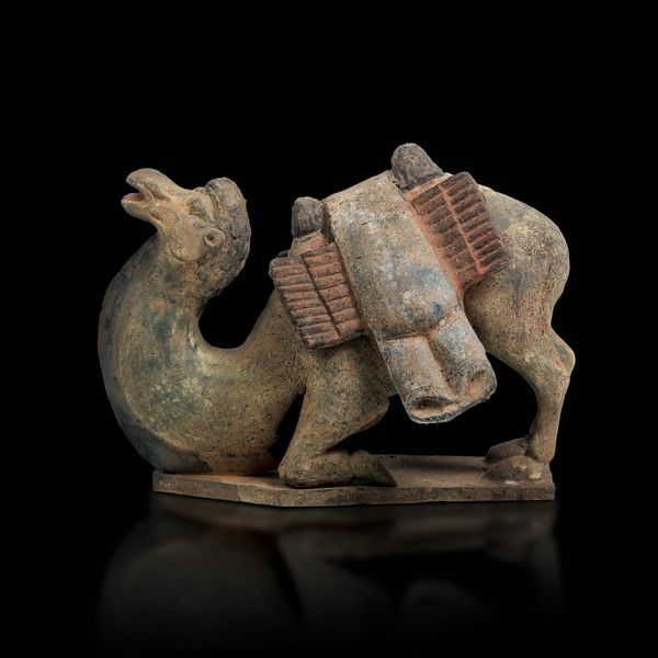 Figura di cammello in terracotta con tracce di policromia, Cina, Dinastia Tang (618-906)  - Asta Fine Asian Works of Art - Associazione Nazionale - Case d'Asta italiane