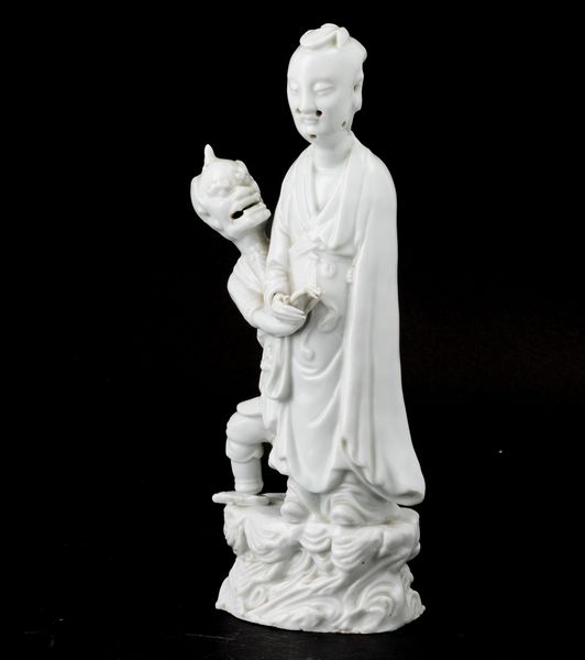 Figura di due divinit tra le nuvole in porcellana Blanc de Chine, Cina, Dinastia Qing, XX secolo  - Asta Fine Asian Works of Art - Associazione Nazionale - Case d'Asta italiane