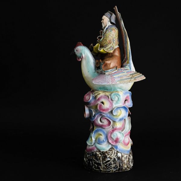 Grande figura in porcellana policroma raffigurante saggio a cavallo di un gallo, Dinastia Qing, fine XIX secolo  - Asta Fine Asian Works of Art - Associazione Nazionale - Case d'Asta italiane
