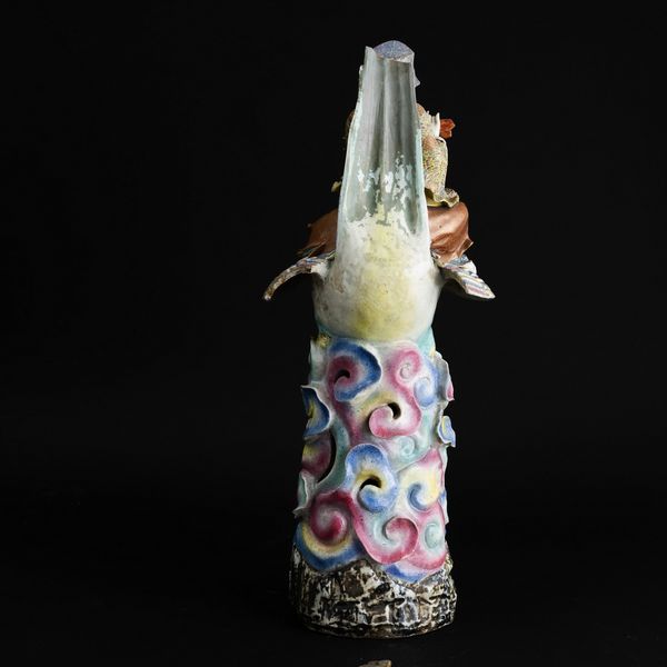 Grande figura in porcellana policroma raffigurante saggio a cavallo di un gallo, Dinastia Qing, fine XIX secolo  - Asta Fine Asian Works of Art - Associazione Nazionale - Case d'Asta italiane